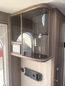 Fahrzeugbild Kabe Royal 630 GLE B8 Tandem Roadshowschnäppchen #9