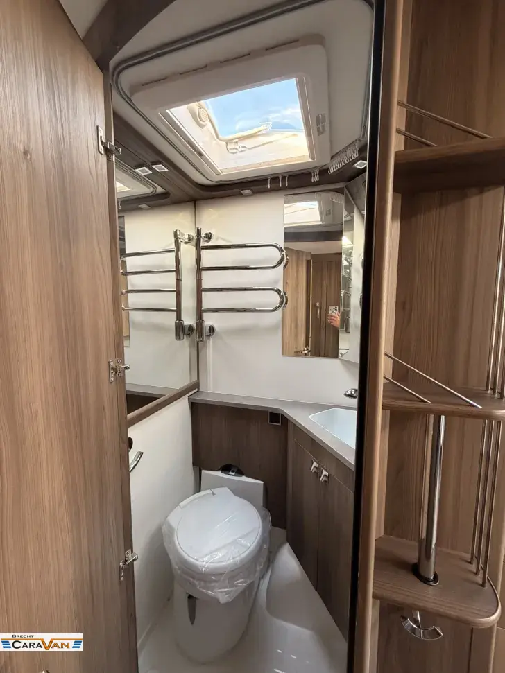 Fahrzeugbild Kabe Royal 630 GLE B8 Tandem Roadshowschnäppchen #12