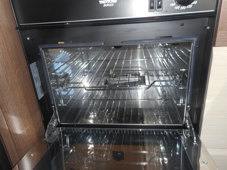 Fahrzeugbild Hobby Prestige 560 LU Backofen Markise 4m Autark #11