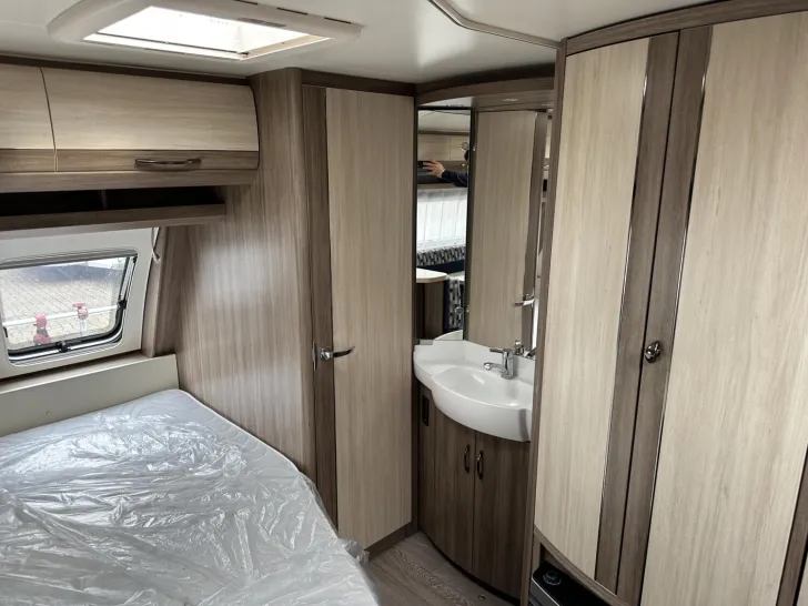 Fahrzeugbild Hobby De Luxe 560 KMFe #13