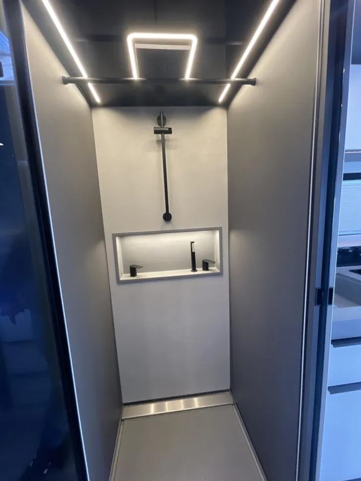 Fahrzeugbild Niesmann + Bischoff Flair 920 #23