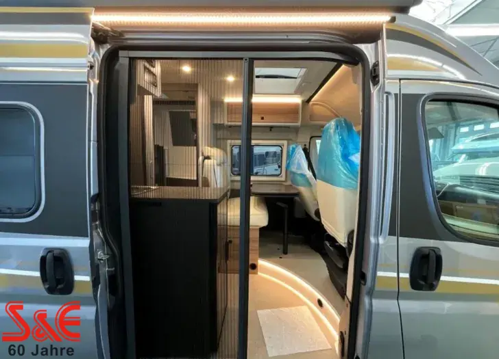 Fahrzeugbild Bürstner B66 C 600 #13
