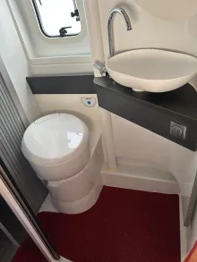 Fahrzeugbild Adria Twin Supreme 640 SGX Sehr gepflegt #8