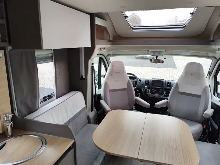 Fahrzeugbild LMC Tourer Lift 720 #9