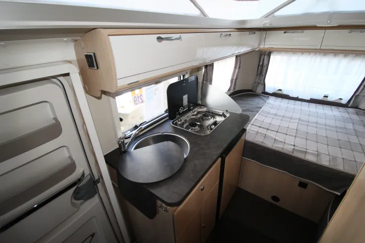 Fahrzeugbild Hymer Eriba Touring Triton 430 - 60 Jahre Edition mit Markise und Fahrradträger #9