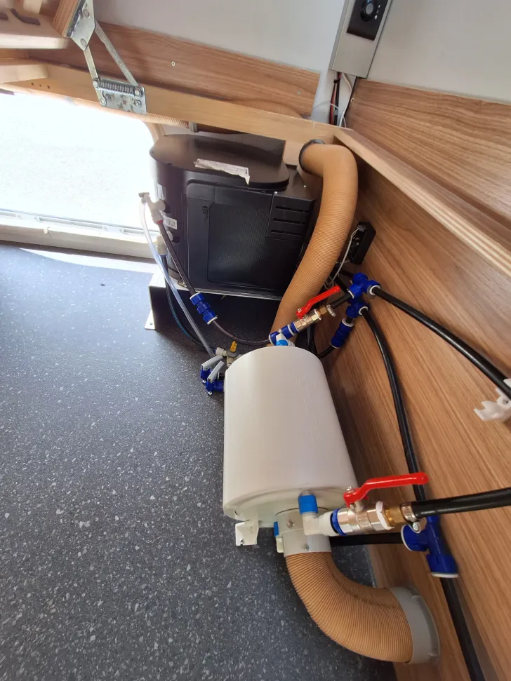 Fahrzeugbild Adria Action 391 PD - Solar, Sat, TV und Mover #25
