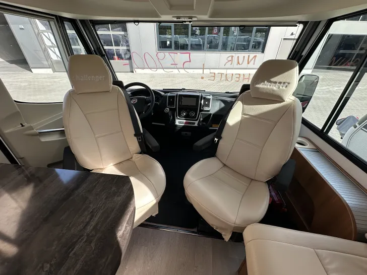 Fahrzeugbild Challenger Sirius 3017 TV -Anlage #13