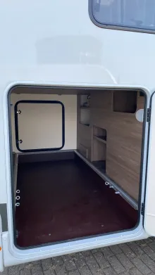 Heckgarage Carado T 447 Pro+ Automatik + Hubbett