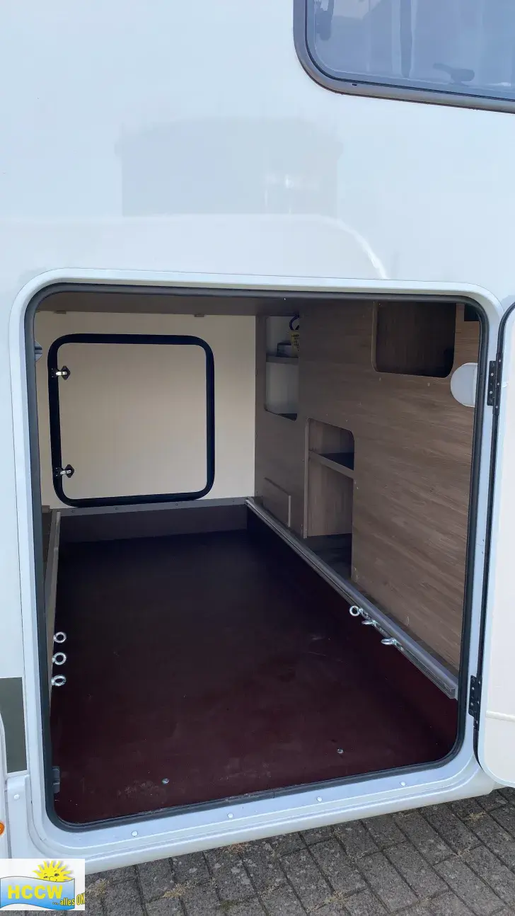 Heckgarage Carado T 447 Pro+ Automatik + Hubbett