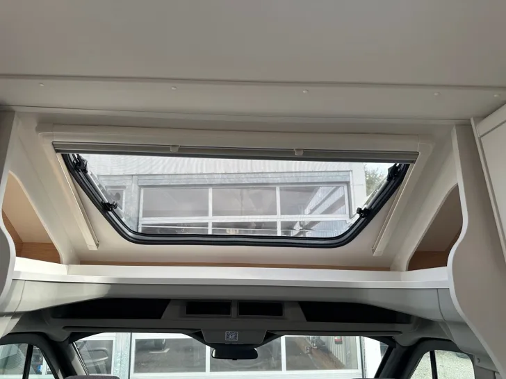 Fahrzeugbild Sunlight UNLTD 7433S Ford #20