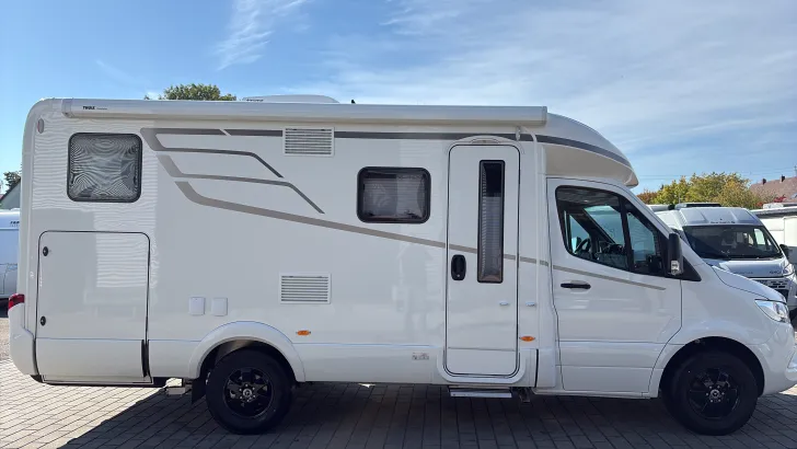 Seitlich Hymer B-Klasse MC T 580 sehr gepflegt