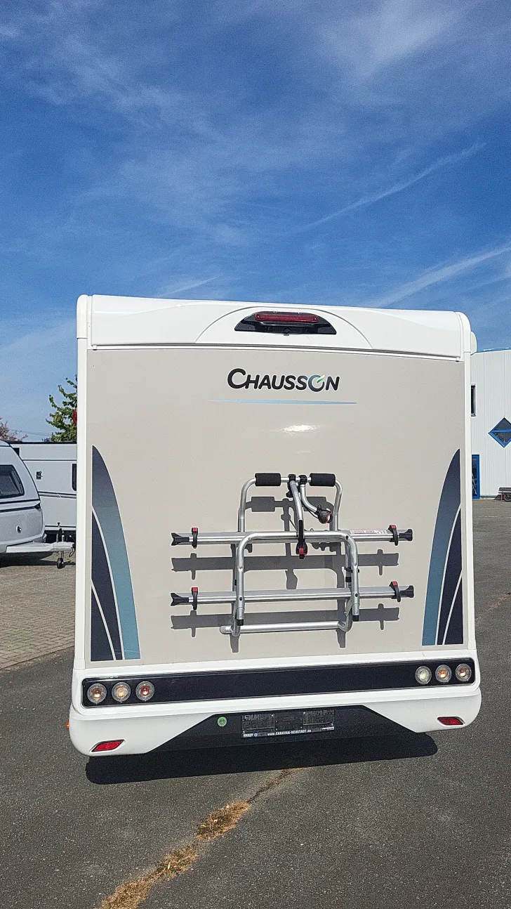 Schräg Hinten Chausson Teilintegrierte 777GA Titanium Premium 170 PS/Automatik/SAT/Hubbett