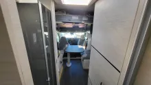 Sicht vorne-hinten Chausson Teilintegrierte 777GA Titanium Premium 170 PS/Automatik/SAT/Hubbett