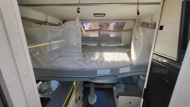 Etagenbetten Chausson Teilintegrierte 777GA Titanium Premium 170 PS/Automatik/SAT/Hubbett