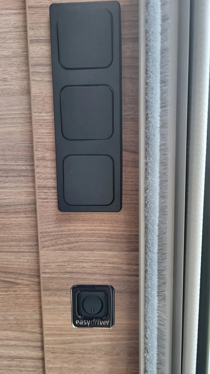 Fahrzeugbild Chausson Teilintegrierte 777GA Titanium Premium 170 PS/Automatik/SAT/Hubbett #21