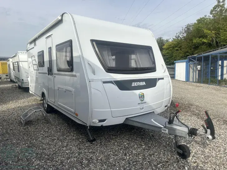 Fahrzeugbild Hymer Eriba Eriba Living 525 Idealer Familienwagen #1