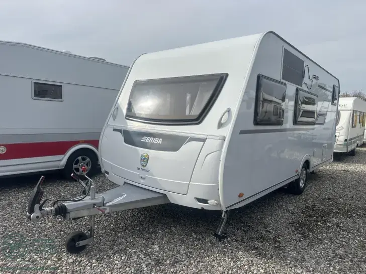 Fahrzeugbild Hymer Eriba Eriba Living 525 Idealer Familienwagen #3