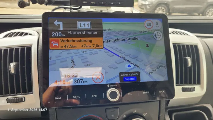 Fahrzeugbild Pilote Evidence P690 GJ, Längsbetten, zum Win #8