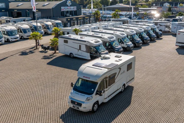 Fahrzeugbild Dethleffs 6911-4 Globe4 *Solar*SatAnlage*Hubbett*Navi* #1