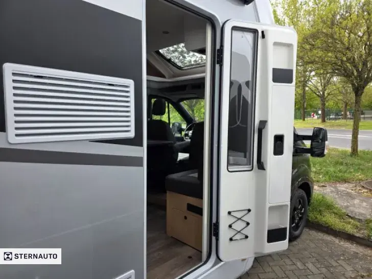 Fahrzeugbild Sunlight T680 Adventure, Hubbett, Automatik, #9