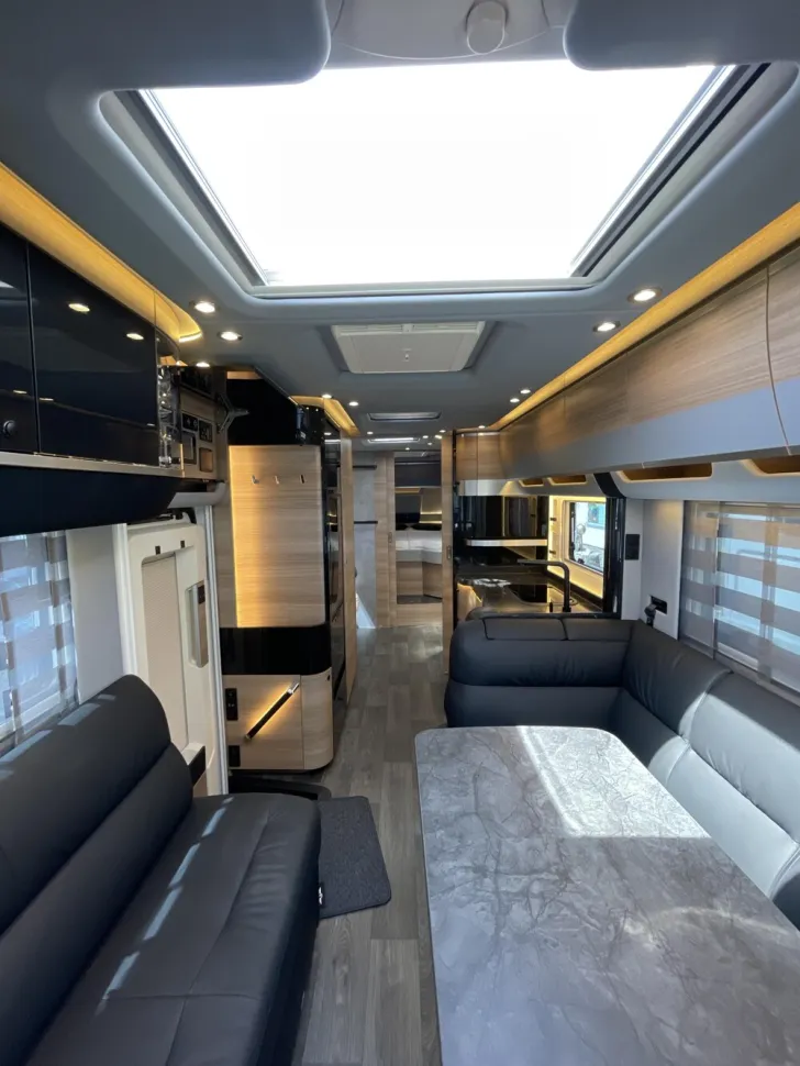 Fahrzeugbild Concorde Charisma Graphite 910 LI #13