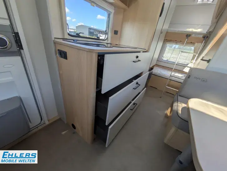 Fahrzeugbild LMC Style 490 K 1700kg/Grey Line/Stützlastanzeige/Insektenschutztür #10