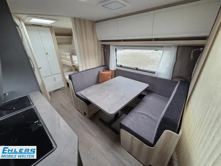 Fahrzeugbild Hobby De Luxe 545 KMF 2000kg/Deichselabdeckung/Antieschlingerkupplung/seperate Dusche #7