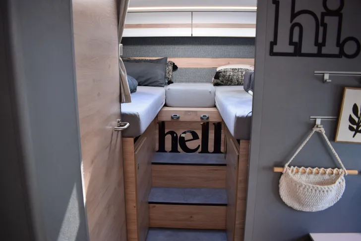 Fahrzeugbild Dethleffs Just Camp T 7052 EB Hubbett, Klima, TV, Hubstützen #12