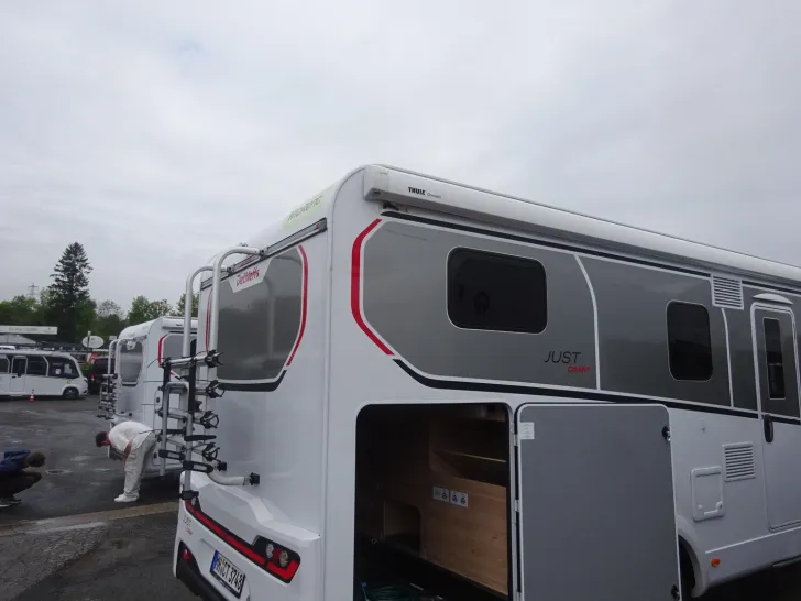 Fahrzeugbild Dethleffs Just Camp Active T 7052 EB Unfallschaden Seitenwand #3