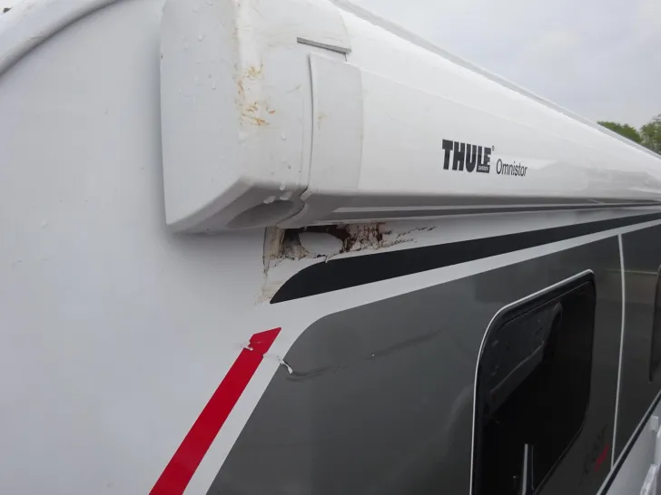 Fahrzeugbild Dethleffs Just Camp Active T 7052 EB Unfallschaden Seitenwand #6