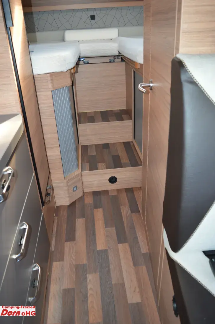 Fahrzeugbild Weinsberg CaraCompact EDITION PEPPER Suite 640 MEG 170 PS Automatik/3,5t ges.Gew. #12