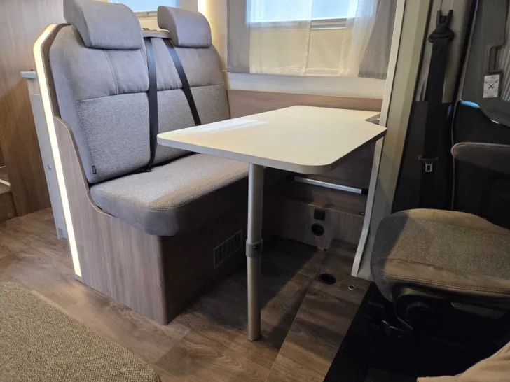 Fahrzeugbild Carado T 447 ED Combi 6E+Hubbett+TV Paket #11