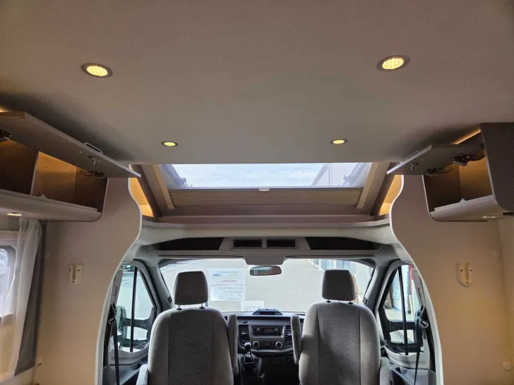 Fahrzeugbild Carado T 447 ED Combi 6E+Hubbett+TV Paket #13