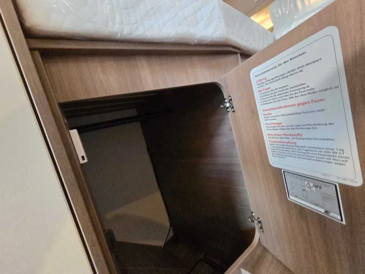 Fahrzeugbild Carado T 447 ED Combi 6E+Hubbett+TV Paket #22