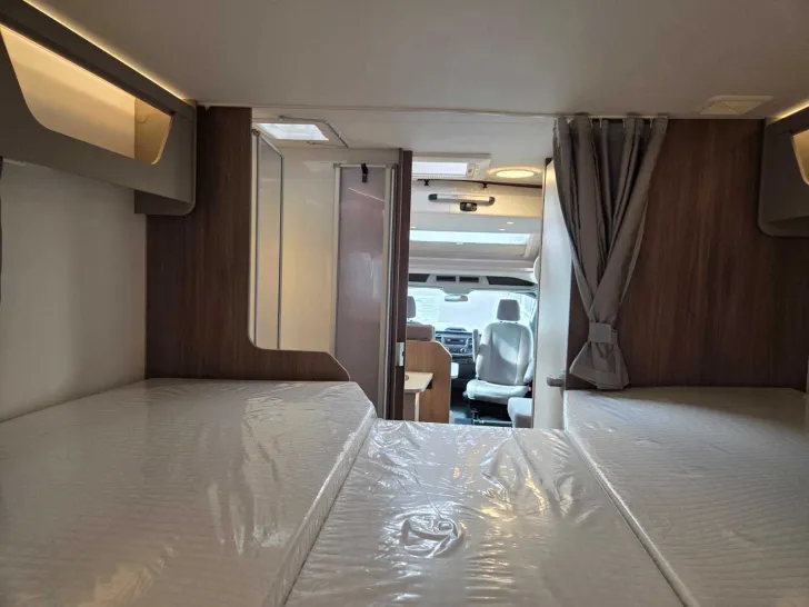 Fahrzeugbild Carado T 447 ED Combi 6E+Hubbett+TV Paket #24