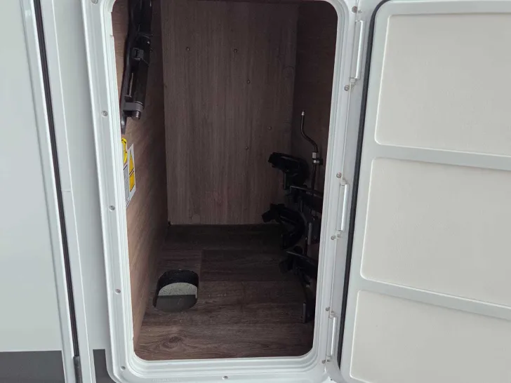 Fahrzeugbild Carado T 447 ED Combi 6E+Hubbett+TV Paket #27