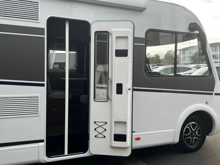 Fahrzeugbild Carado I 447 Pro+Solar+Combi 6E+Optik Paket+Gr Kühlschr #9