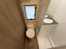 Fahrzeugbild P.L.A. Happy 395/1.Hand/Einzelbetten/Markise/Klima #15