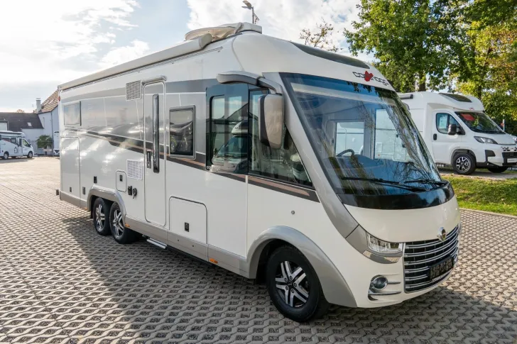 Fahrzeugbild Carthago Chic E-Line i50 LE *SAT*Lithium*1.Hand #2