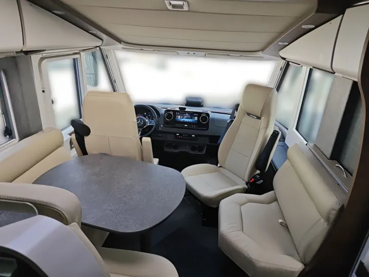 Fahrzeugbild Carthago chic c-line I 4.9 LE L Mercedes #11