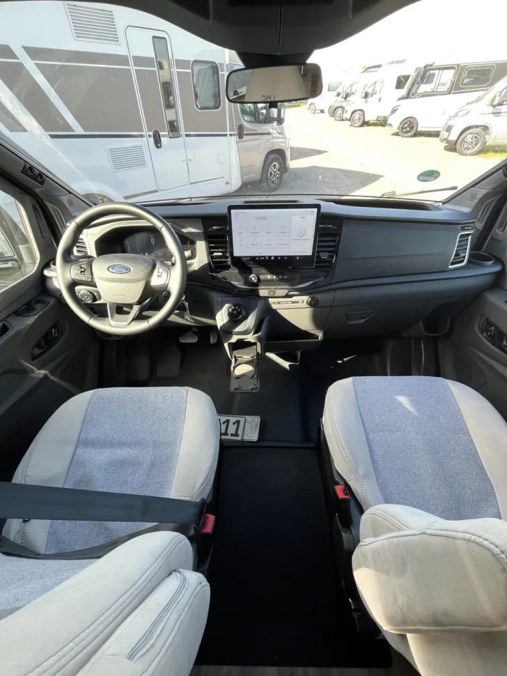 Fahrzeugbild LMC Innovan Ford 592 #15