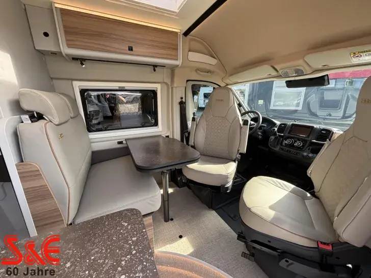 Fahrzeugbild Bürstner B66 C 640 #13