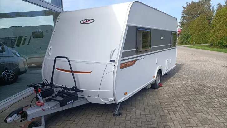Fahrzeugbild LMC Style 450E #3