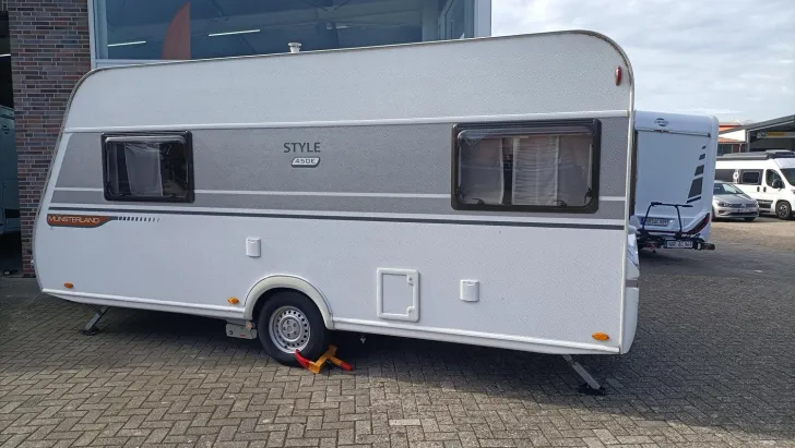 Fahrzeugbild LMC Style 450E #5