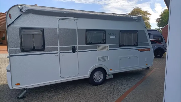 Fahrzeugbild LMC Style 450E #7