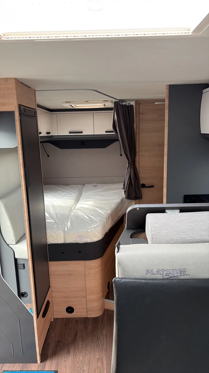 Sicht vorne-hinten Knaus L!VE TI 650 MF Sofort verfügbar 160 PS