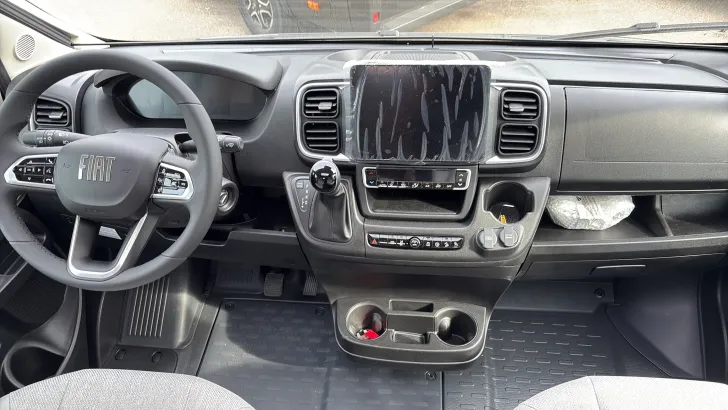 Fahrerhaus Knaus L!VE TI 650 MF Sofort verfügbar 160 PS