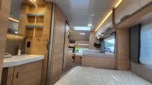 Sicht vorne-hinten Knaus Südwind 540 FDK Black Selection Garagentür rechts, Casual Silv