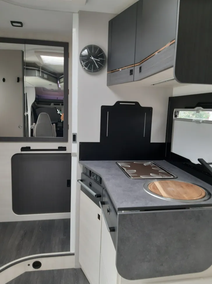Fahrzeugbild Challenger Teilintegriert 270 Graphite Edition #7