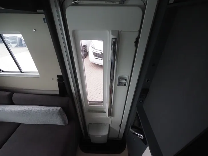 Fahrzeugbild Laika KOSMO L 412 DS #8
